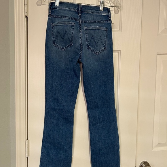 MOTHER The Insider Crop Step Fray Jeans in Wash Sorry I’m Staring Size 24 - Picture 5 of 6